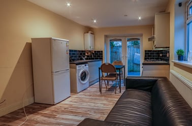 Colum Road, Cathays, Cardiff - Image 2